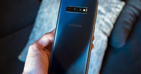 Nuevos Samsung Galaxy S10 y S10+ con pantalla agujereada y lector de huellas ultrasónico