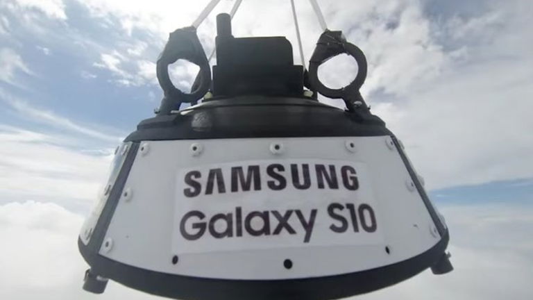 Lo de "Galaxy" iba en serio: Samsung lanza un S10 al espacio