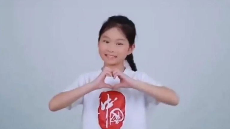 Huawei ya tiene su himno no oficial gracias al vídeo viral de estos niños chinos amantes de la marca