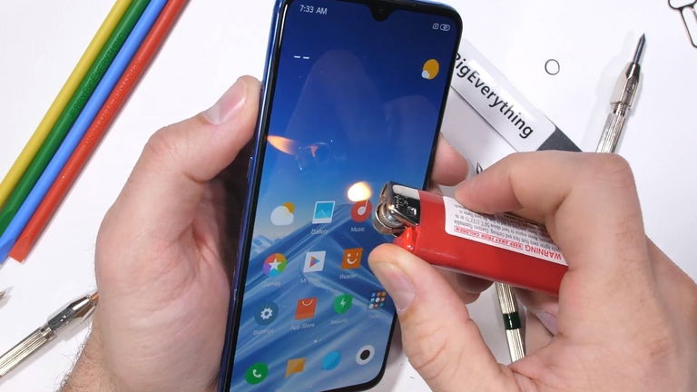 El Xiaomi Mi 9 pasa por las primeras pruebas de resistencia: duro como una roca