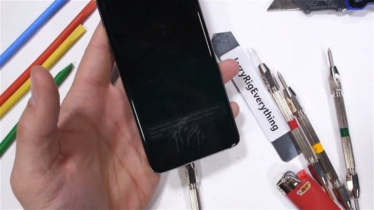El Samsung Galaxy S10 supera con nota el test de resistencia de JerryRigEverything