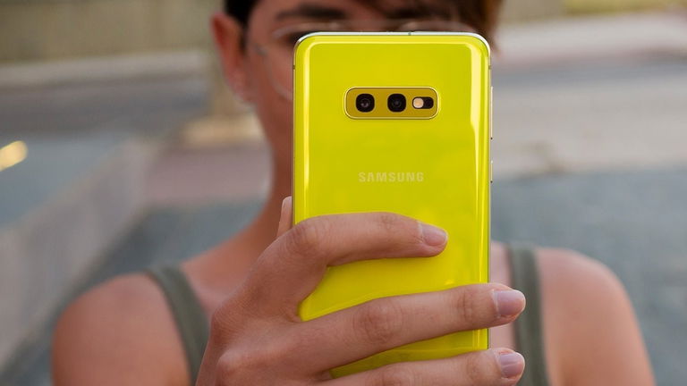 This legendary compact high-end Samsung Galaxy has a groundbreaking price, 269 euros