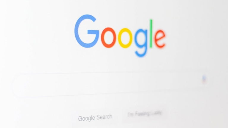 Google y Facebook combaten el coronavirus a su manera: nuevas opciones en el buscador