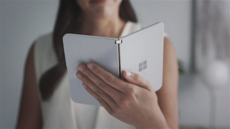 Microsoft está buscando 16 ingenieros para terminar el "revolucionario" Surface Duo, el móvil plegable con Android y especificaciones decepcionantes