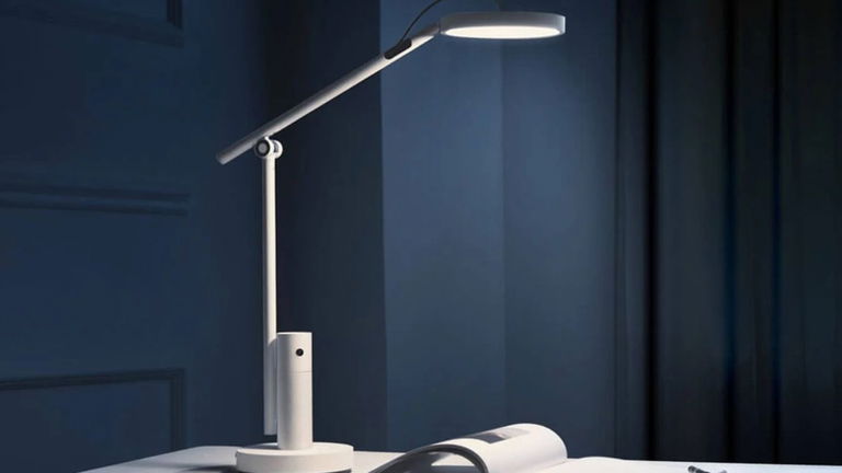 Xiaomi vende una lámpara con cámara para asegurarte de que tus hijos hacen los deberes
