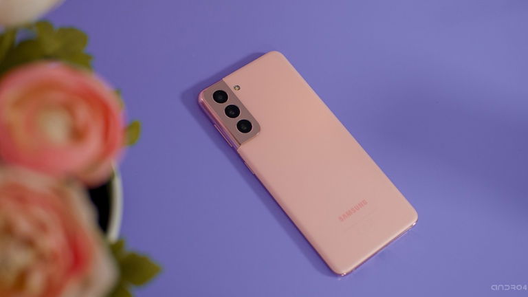 Los mejores cargadores inalámbricos para el Samsung Galaxy S21