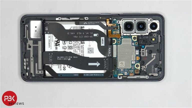 Ya puedes ver las tripas del Samsung Galaxy S21 y su aprobado en reparabilidad