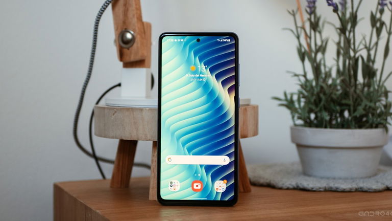 Uno de los móviles 5G más vendidos de Samsung ya está recibiendo la actualización de seguridad de septiembre