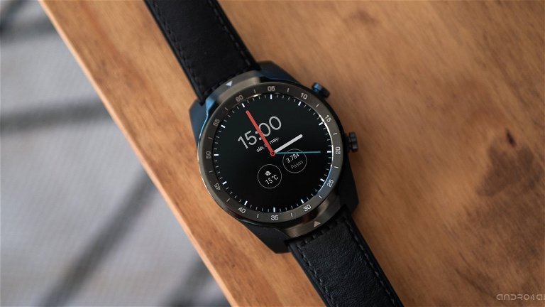 El mejor regalo: este reloj inteligente Pro, con doble pantalla, tiene 110 euros de descuento