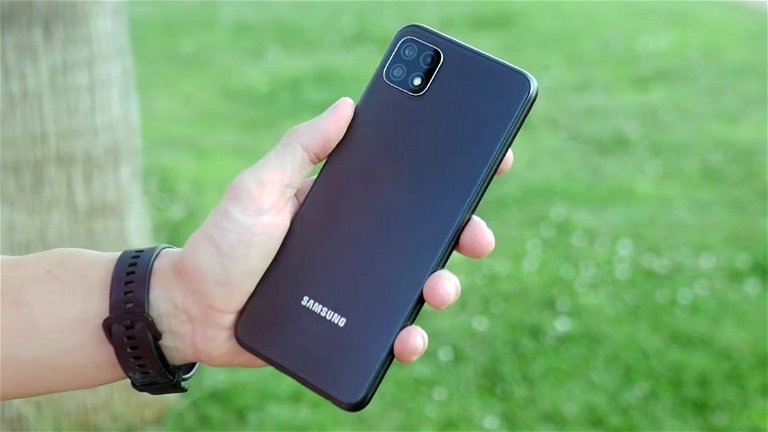 Samsung está actualizando uno de sus Galaxy más baratos a Android 12