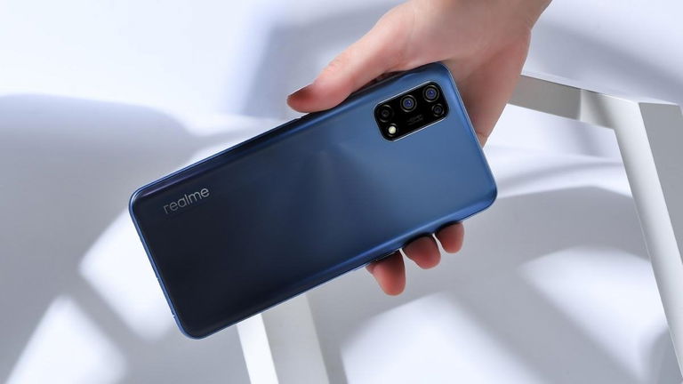 5G, pantalla de 120 Hz y 4 cámaras: este smartphone es una locura por menos de 200 euros