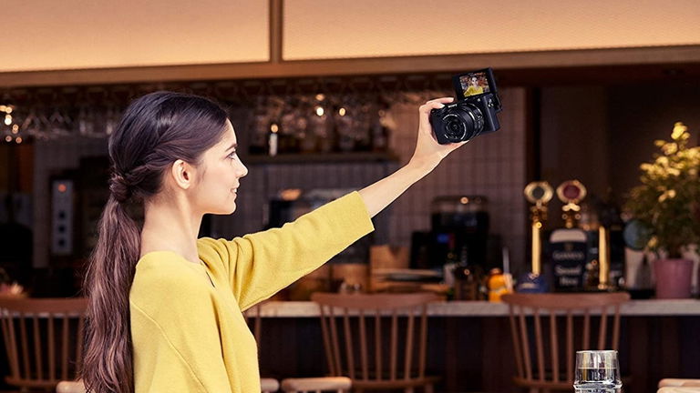 Compra la cámara de ElXokas con un descuento de 180 euros: calidad Sony, grabación en 4K y enfoque automático rapidísimo