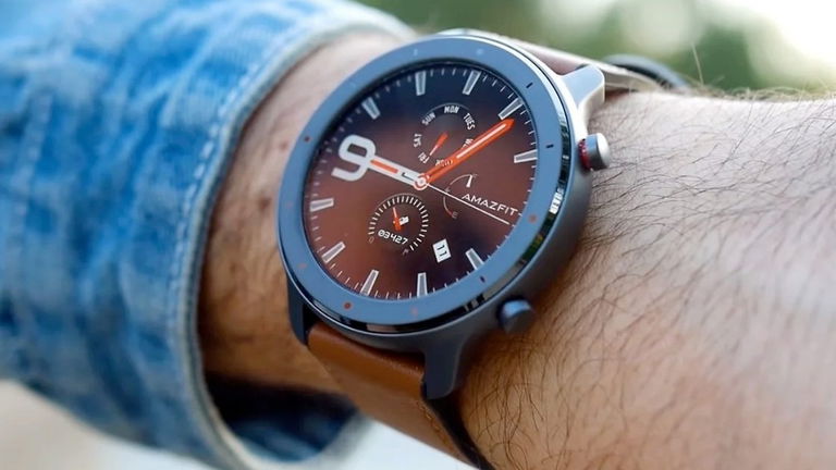 Este bonito smartwatch parece un reloj de alta gama y solo cuesta 76 euros