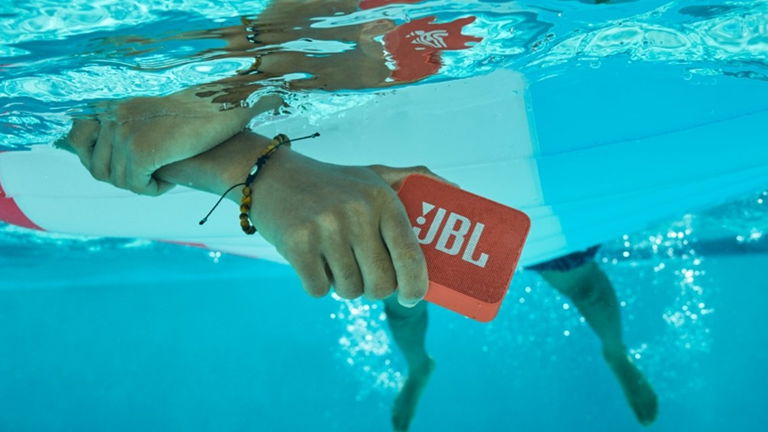 Descuento loquísimo: este altavoz de JBL solo cuesta 7,99 euros (cae desde los 34,99 euros)