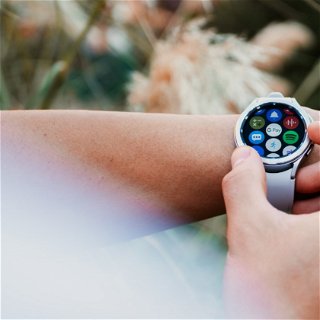 bicapa mayoria yeso Cómo cambiar la hora en un smartwatch o pulsera de actividad