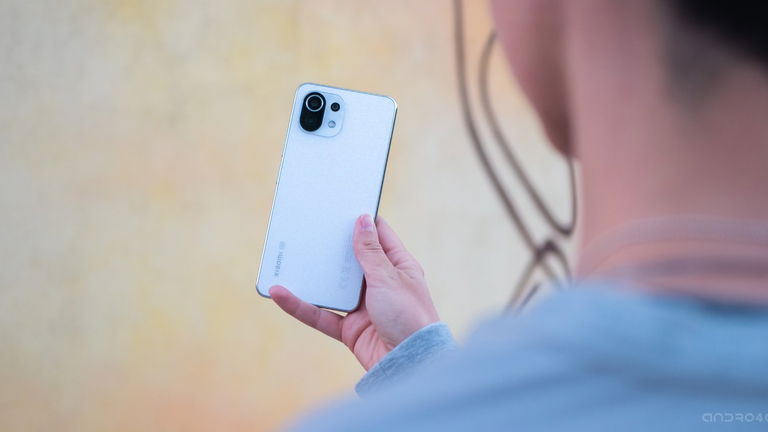 No, los móviles de Xiaomi no incluyen herramientas de censura en su interior