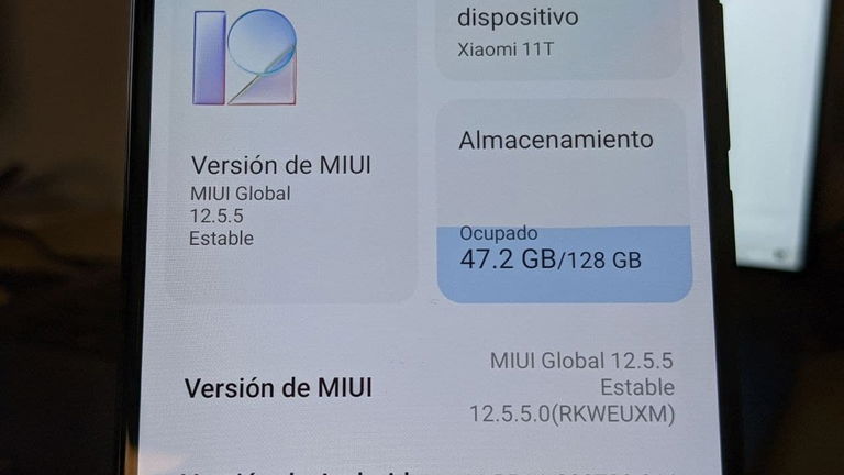 Este es el significado de los números y las letras de la versión de MIUI de tu móvil Xiaomi