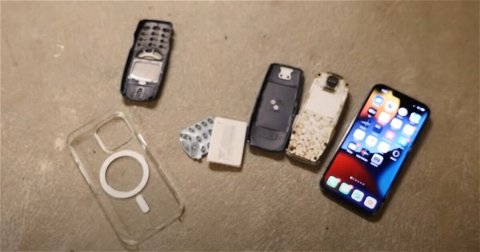 El iPhone 13 consigue superar al Nokia 3310 en una loquísima prueba de resistencia