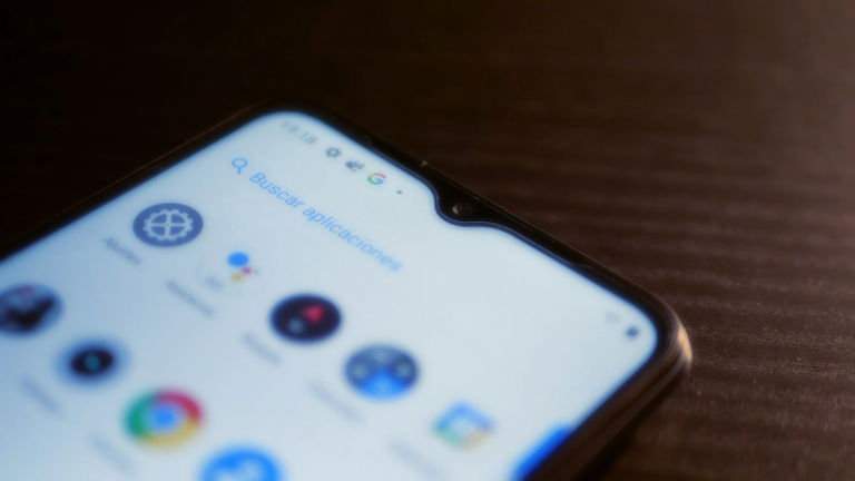 ¿Adiós al notch y a los agujeros en pantalla? Este empresa canadiense tiene la solución
