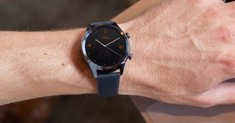 Este avanzado reloj inteligente se desploma, con pantalla AMOLED, NFC y buena batería