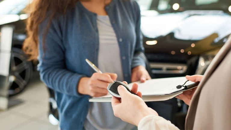 Las mejores 8 aplicaciones para comprar un coche nuevo