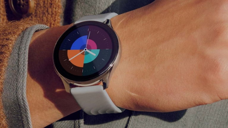 Pantalla AMOLED y excelente autonomía: este precioso reloj inteligente cae de precio de forma limitada