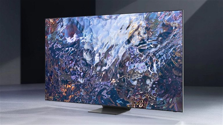 Esta imponente Smart TV Samsung 8K tiene un descuento épico y viene con un Galaxy S21 de regalo