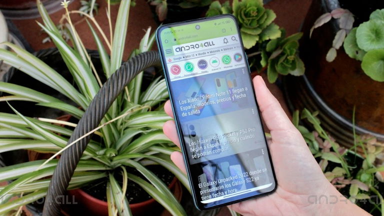 Los mejores móviles con pantalla grande de gama media y baja