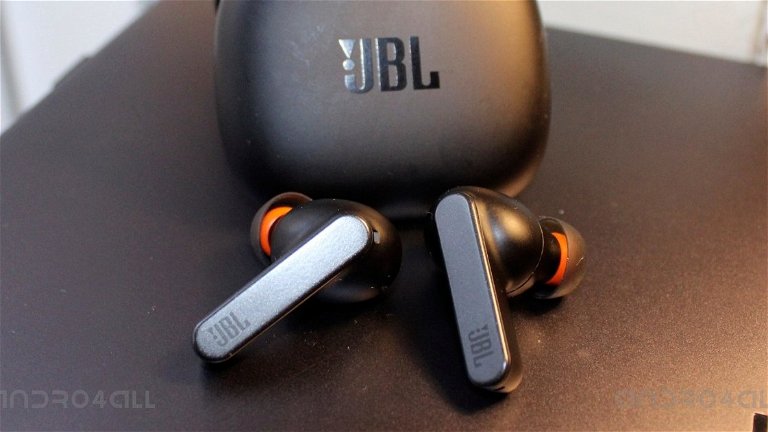 Unos auriculares excelentes: calidad JBL, cancelación de ruido y hasta 95 euros de descuento