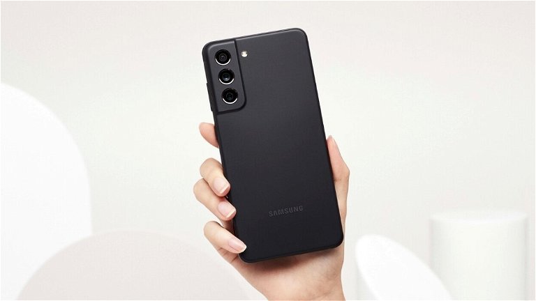 Este gama alta asequible de Samsung cae 259 euros: doma a la bestia con Snapdragon 888 5G