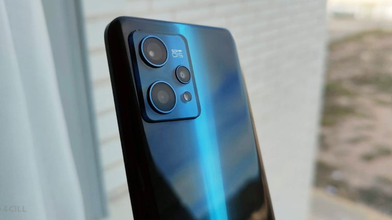 256 GB, Android 12 y Super Amoled: espectacular bajada para este movilazo premium