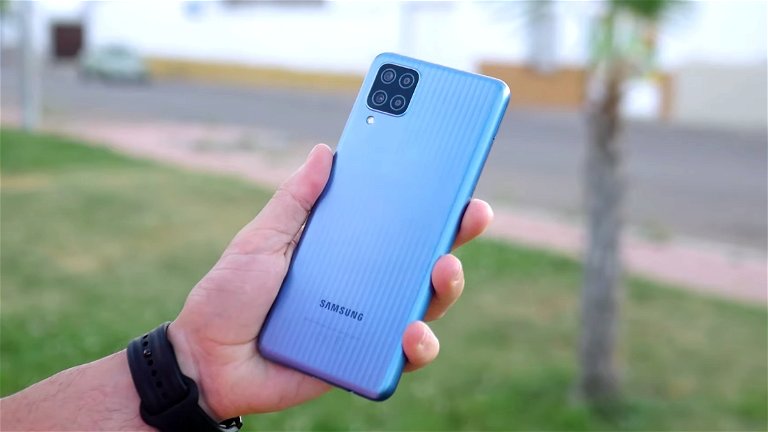 Samsung actualiza uno de sus Galaxy más baratos a Android 12