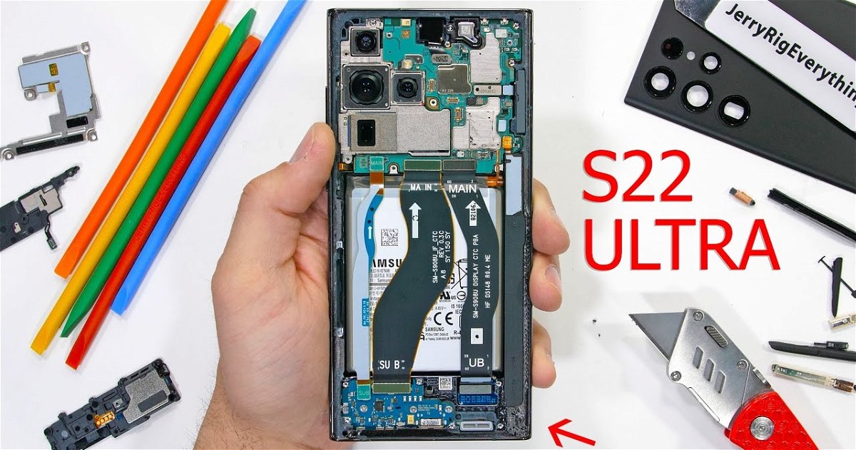 Czy masz Galaxy S22 Ultra?  No to módlcie się żeby się nie zepsuł bo naprawy są bardzo skomplikowane.