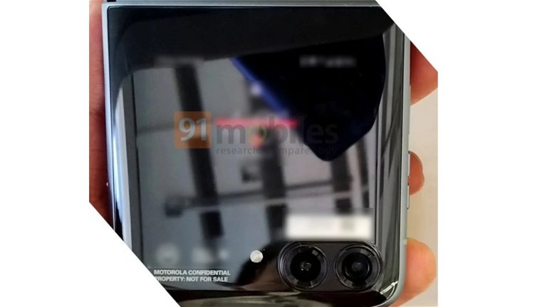 Y este, amigos, es el nuevo Motorola RAZR plegable en vídeo