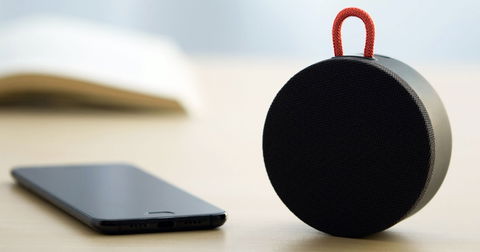 10 horas de batería, resistencia al agua: recomendado mini altavoz potente de Xiaomi