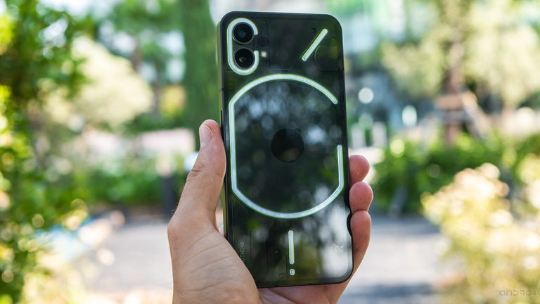 Nothing Phone (1) recibirá Android 13 a mediados de diciembre (pero en beta)