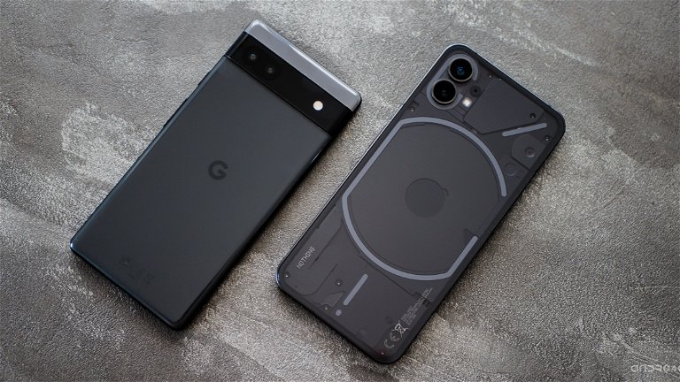 Google Pixel 6a vs Nothing Phone (1), comparativa: la lucha del año se juega en el terreno de los 500 euros