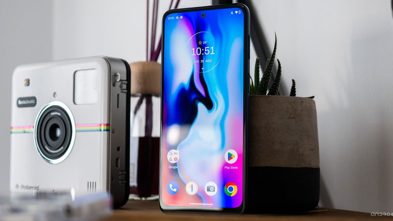 The best cheap mobile is Motorola: excellent screen, Android 12 and 6 GB of RAM