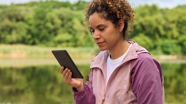 El lector de eBooks más querido baja de precio y viene con un regalazo