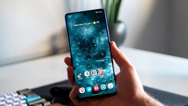 Este Samsung de hace casi 3 años ya está actualizando a Android 13