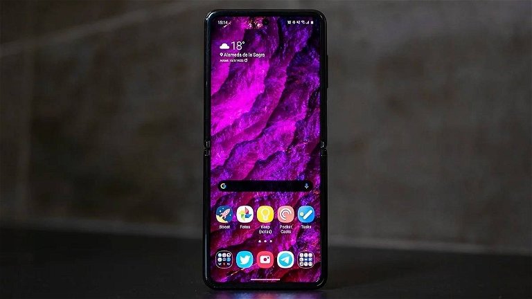 Samsung ya está actualizando este Galaxy plegable del 2020 a Android 13
