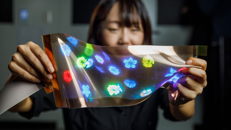 Móviles... ¿estrujables?: LG presenta una loquísima pantalla de goma