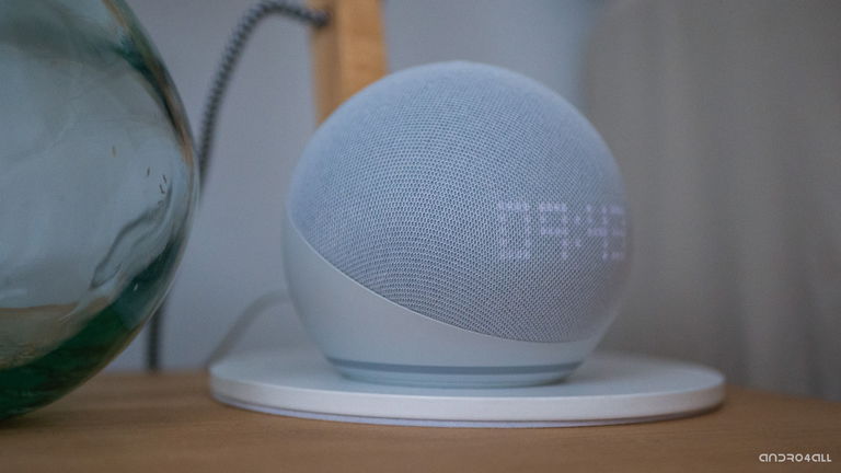 Este truco para Alexa te permitirá hablar con ella sin molestar a nadie