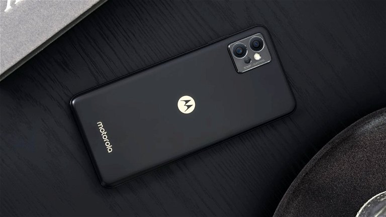 This good cheap mobile is from Motorola: 90 hertz, Qualcomm brain and a great discount