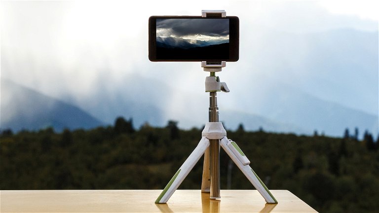 Why you need a tripod for your mobile: 5 reasons to buy one