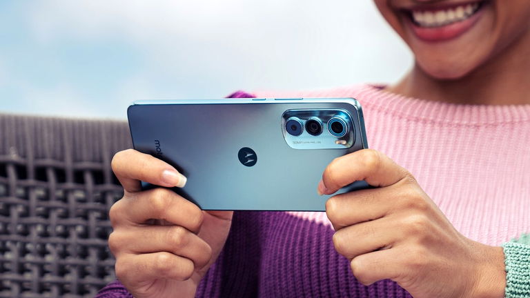 Este Motorola es una joya desconocida: pantalla de 144 Hz, potencia Qualcomm y 100 euros de descuento