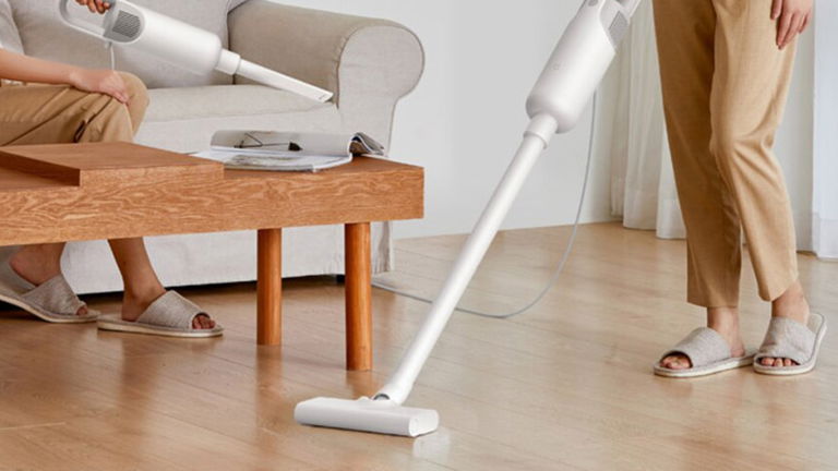 No te compliques: este aspirador escoba de Xiaomi cuesta poco más de 50 euros