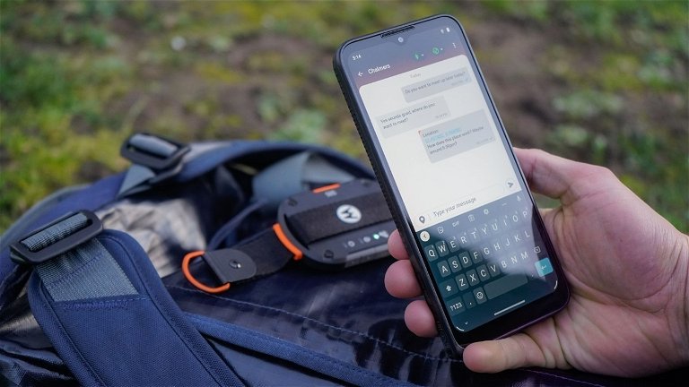 If you are going to travel to the end of the world, this new Motorola mobile is made for you