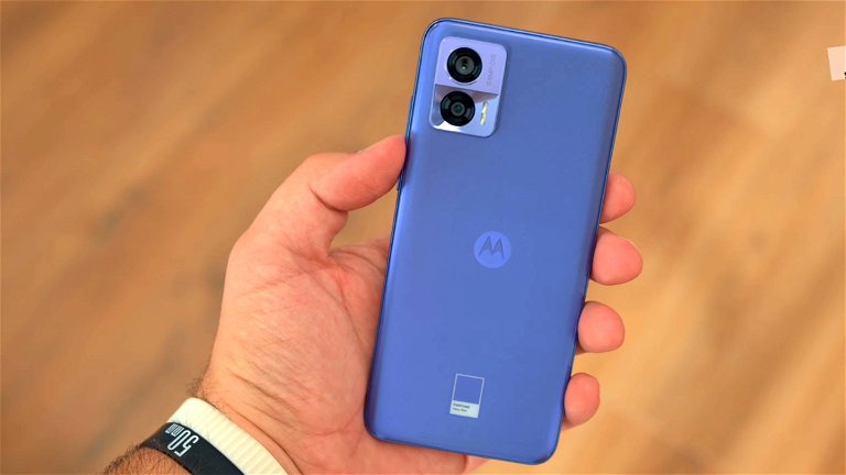 The most beautiful Motorola hits bottom again: OLED screen, 5G and 68W charging