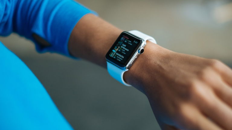 Cambio de hora en el móvil o el smartwatch: qué tienes que hacer